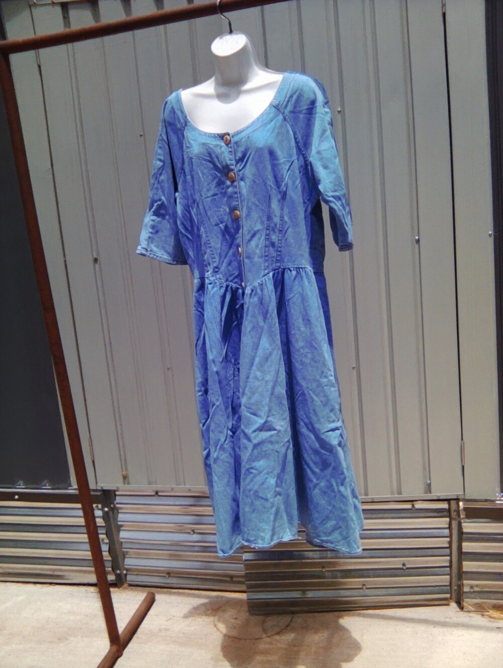 Scoop-Neck Blue Midi Dress with Button Front